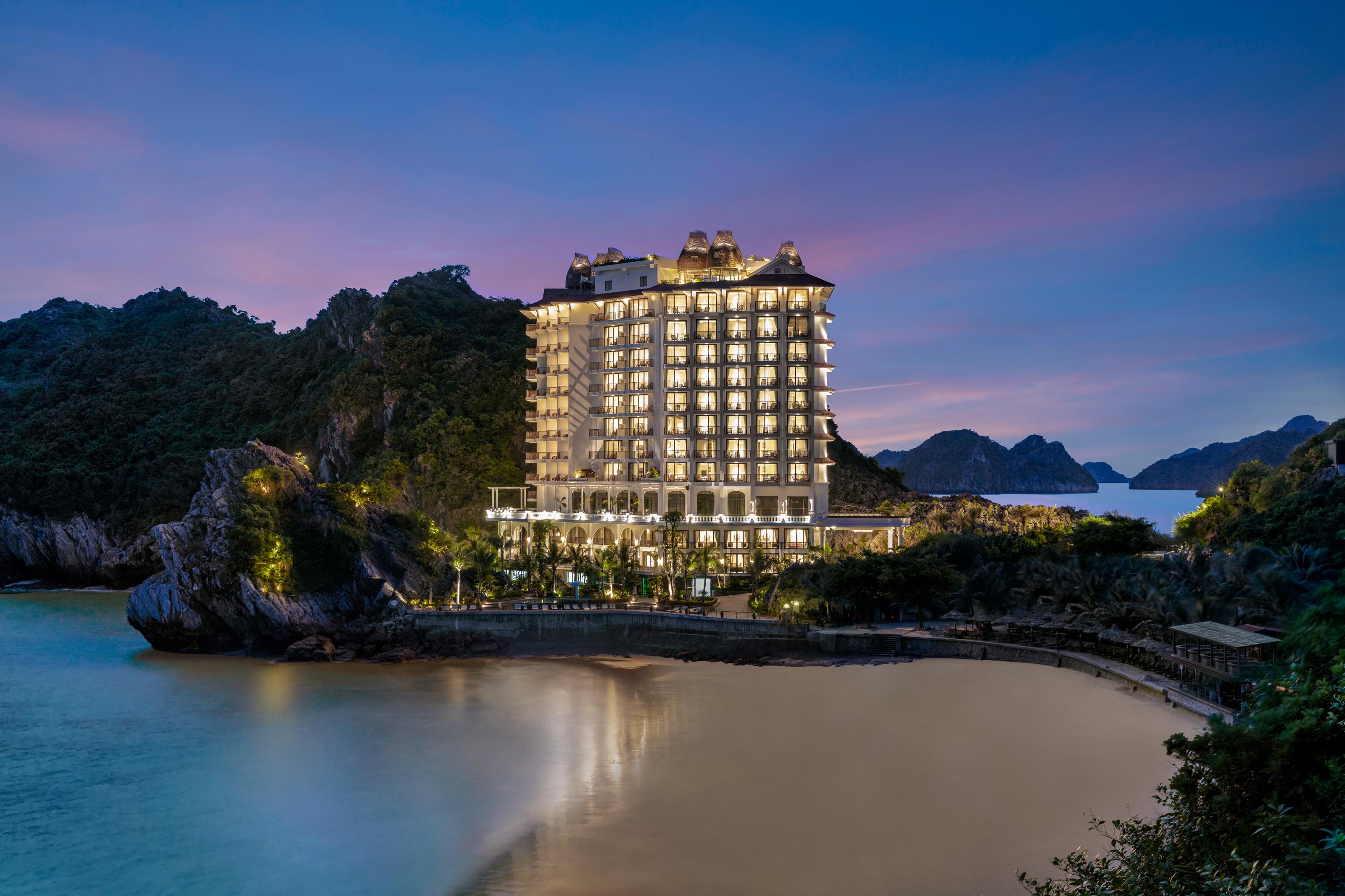 Hotel Perle D'Orient Cat Ba - Mgallery Chan Chau Kültér fotó Vinpearl Hotel Nha Trang